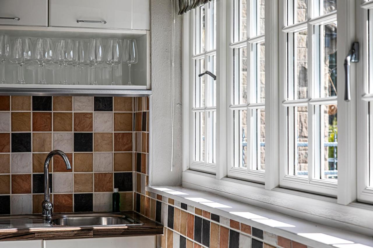 The Belle - A Lovingly Converted Grade II Listed Home From Home In Bakewell Kültér fotó