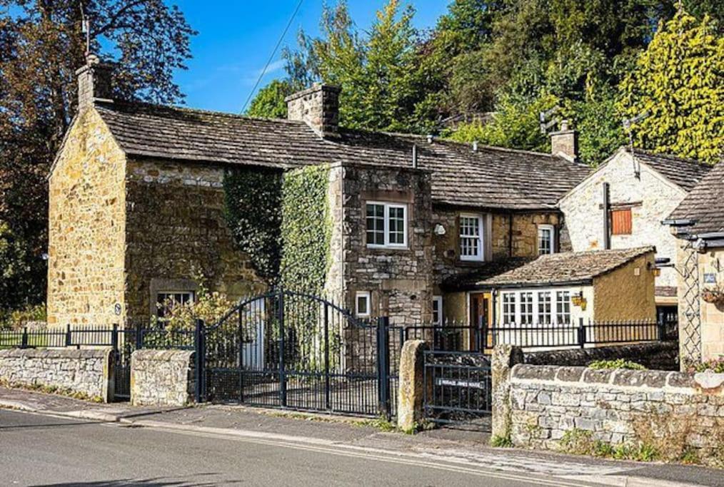 The Belle - A Lovingly Converted Grade II Listed Home From Home In Bakewell Kültér fotó